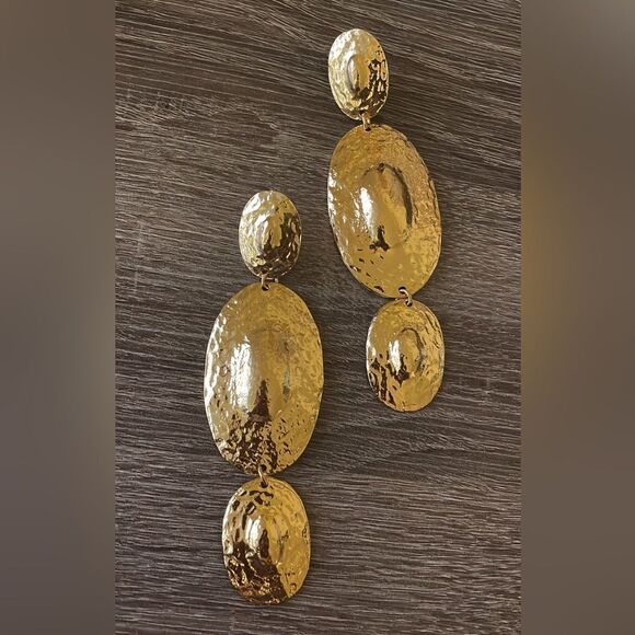 Zara Jewelry - Zara drop earrings A336